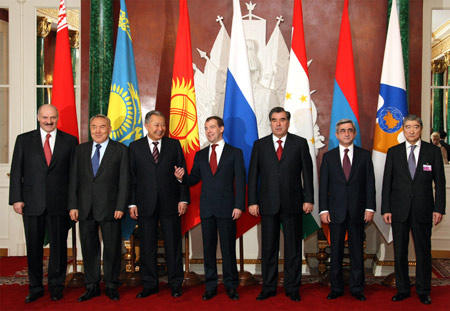Sarkisyan 'Eurasec' görüşmeleri için Moskova'daydı