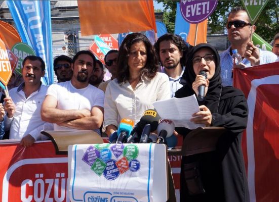 İstanbul’da ‘Çözüme evet’ yürüyüşü yapıldı