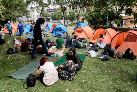 Taksim Gezi Parkı nöbetinde ikinci gün