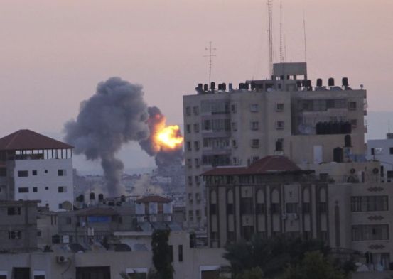 İsrail, Hamas'ın İçişleri Bakanlığı binasını vurdu