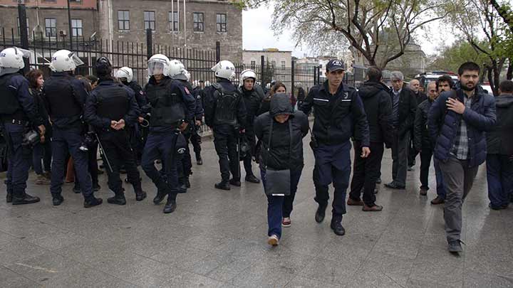 İstanbul Üniversitesi'nde olaylar devam ediyor 57 gözaltı