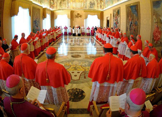 Vatikan'da yeni Papa için seçim günü