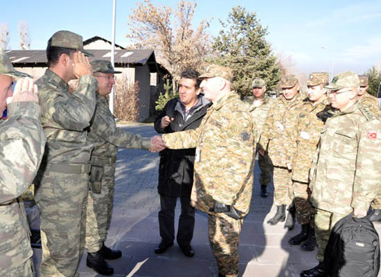 Ermenistan’dan gelen askeri heyet Kars’taki Türk birliğini ziyaret etti  