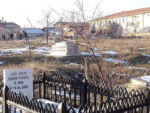 Valilik ve Belediye yıkımı telafi edeceklerini açıkladı