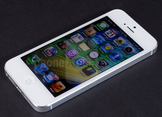 iPhone 5 Çin’de satış rekoru kırdı