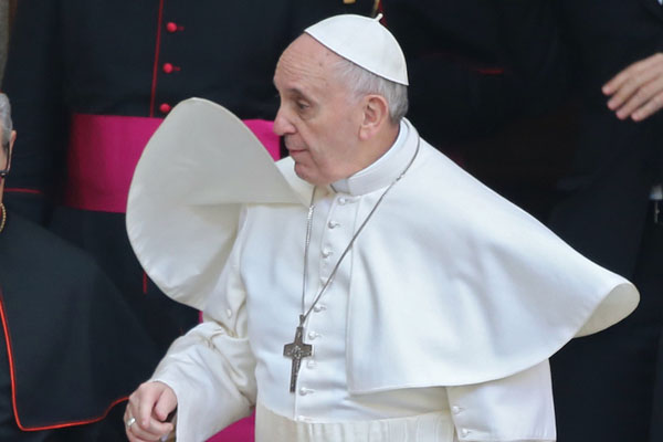 Vatikan 'kirli savaş' iddialarını reddetti