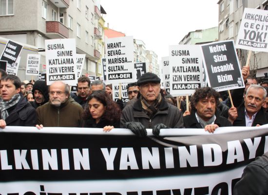 Samatya’da, saldırıları protesto için yürüyüş yapıldı