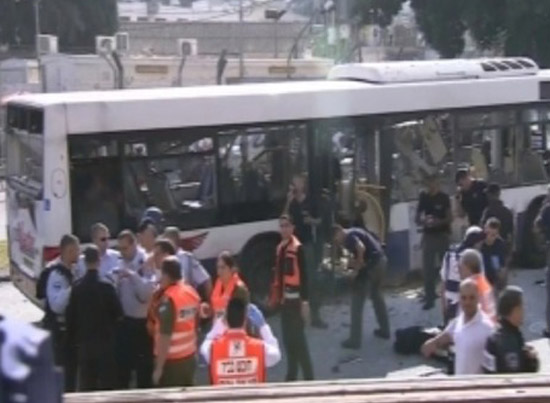 Tel Aviv'de otobüse bombalı saldırı ateşkesi zora soktu  