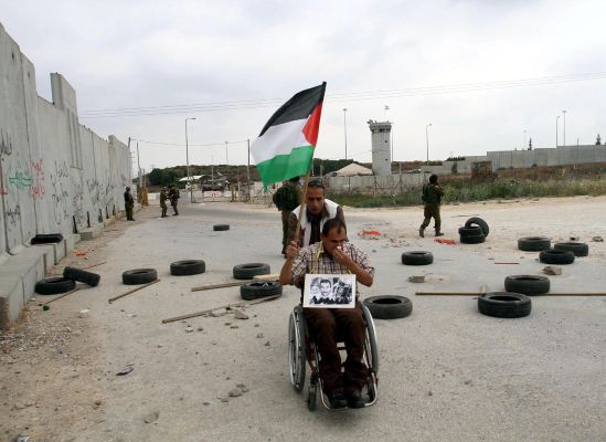 İsrail askerlerinden Filistinlilere müdahale