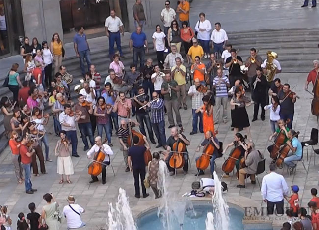 Yerevan'da 'Flashmob'*la Ermenistan Milli Marşı